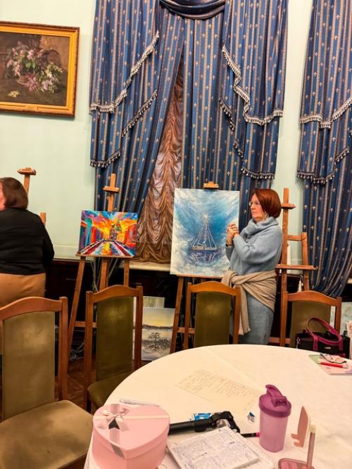 Участие в выставке картин в доме офицеров Санкт-петербурга приняла. 05