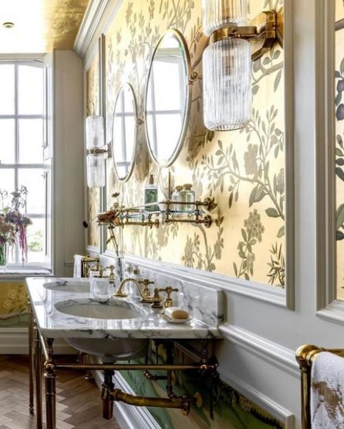 Недосягаемая роскошь.  Эта ванная комната находится в доме 1720 го года постройки в Англии. 01