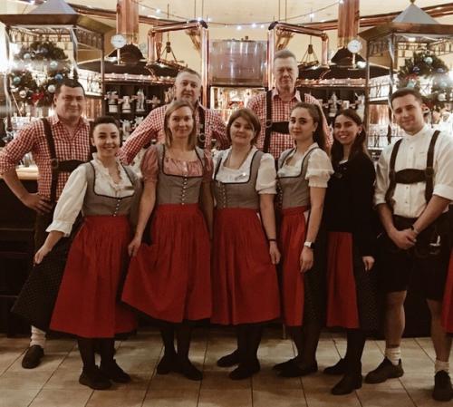 Ностальжи.  В 2008 году в Paulaner в СПб в гостинице пулковская отгремел наш взрослый выпускной. 05