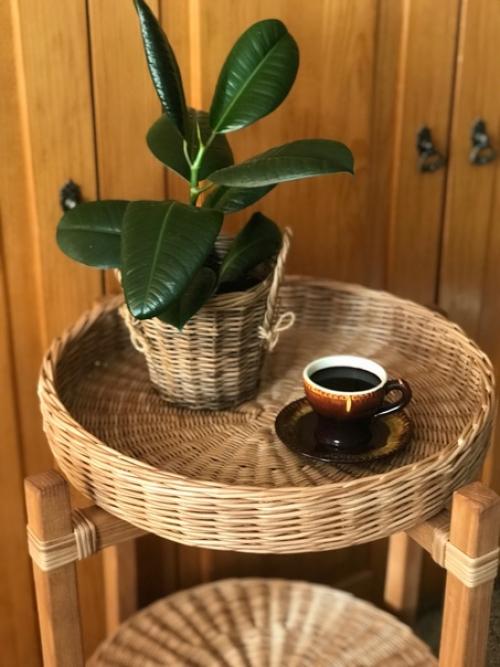 Плетеный столик.  Многофункциональный, удобный предмет интерьера. 03