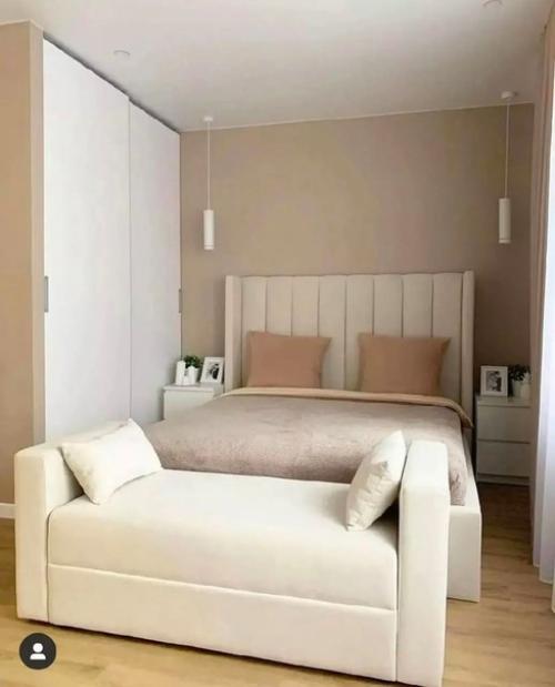 Современный вариант дизайна квартиры в светлых оттенках. 02