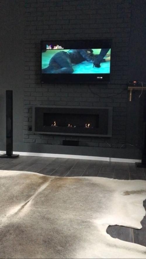 Девушка сама ремонт делает. 06