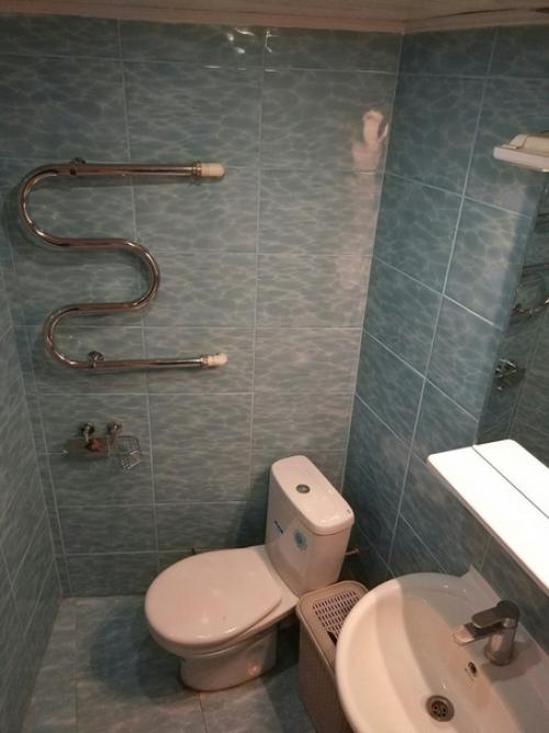 Старались сделать недорого и аккуратно. 03