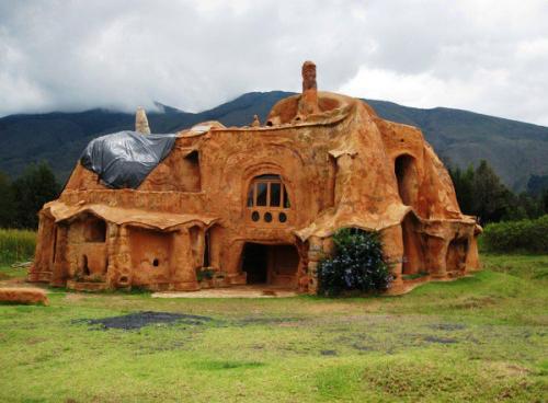 Самый большой в мире дом из глины. 09