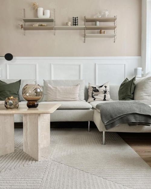 Бело - бежевая эстетика в деталях мужского интерьера с шалфейной кухней. 04