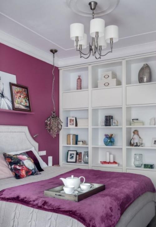 Владелица этой красочной однокомнатной квартиры - молодая и жизнерадостная девушка. 04