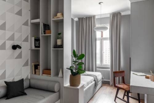 Стеллаж - популярное решение не только для оформления гостиной и рабочего кабинета, но и спальни. 02