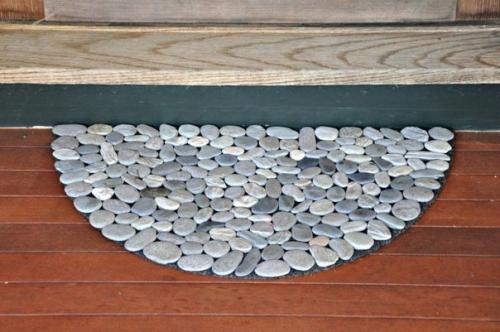 Коврик из речных камней. 01