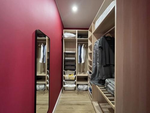 В планировке многих наших проектов предусмотрена мастер - спальня. 04