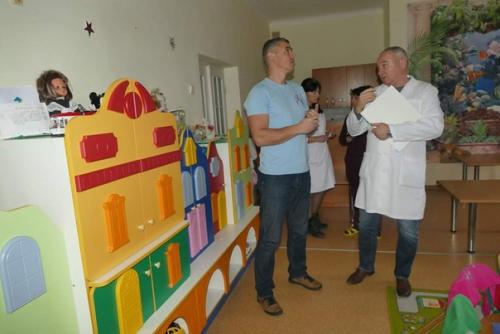 Поможем стать дому ребенка уютнее: актив измаильского филиала ГП Ампу вновь посетил своих подшефных. 02