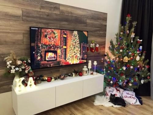 Ремонт в однушке.  Очень эффектно смотрится сочетание синего и белого цвета в кухне. 06