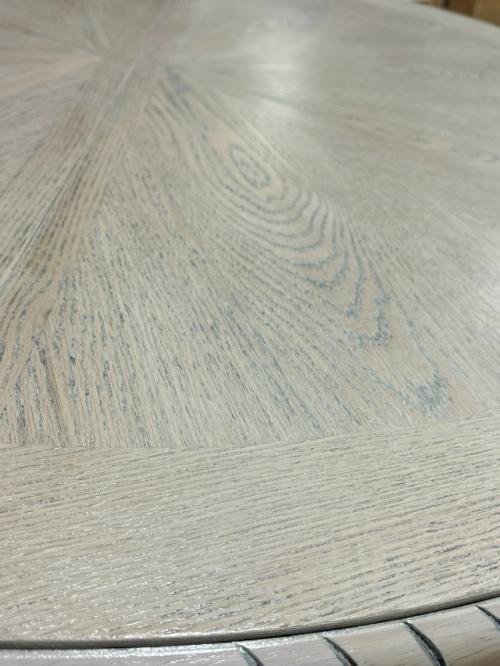 Знаете, бывает, покупаешь квартиру, а там в Наследство достаётся мебель? 03