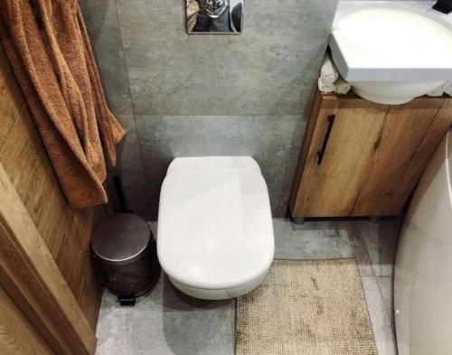 Молодая семейная пара превратила свою хрущевскую угловую однушку площадью 30 кв. 09