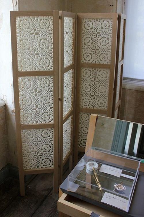 Загадочная деталь восточного интерьера и функциональное дополнение к маленькой квартире - ширма. 09