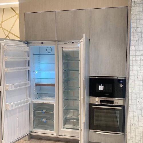 Какая же классная идея кухню на лоджию вынести. 03