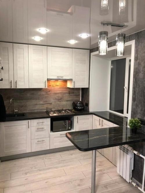 Дочка поступила в институт на бюджет, и теперь будет жить в другом городе. 03