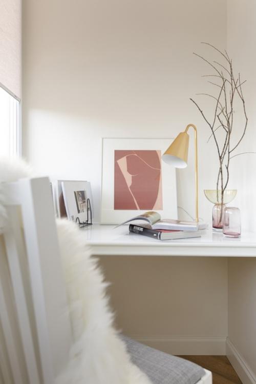 Светлая квартира 125 м в теплой гамме. 07