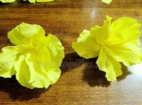 Мастер-класс: гладиолусы из гофрированной бумаги. 02