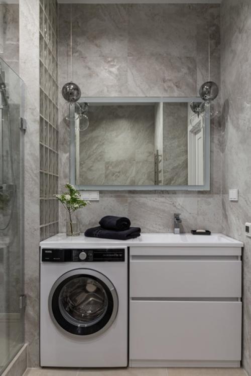 Дизайнеры студии Ярко Дизайн создали минималистичный интерьер евротрёшки в новостройке с удобной планировкой для семьи из 3-х человек. 03