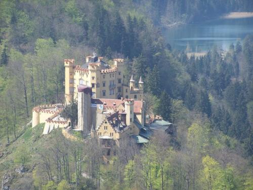 Замок хоэншвангау (Schloss Hohenschwangau). 01