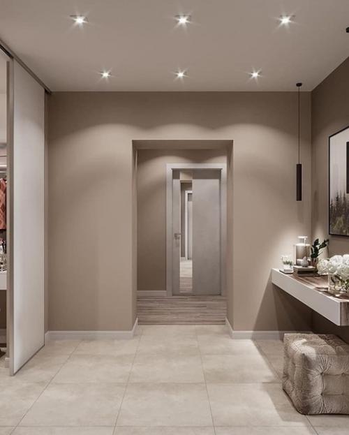 Просторная прихожая в бежевых тонах. 02