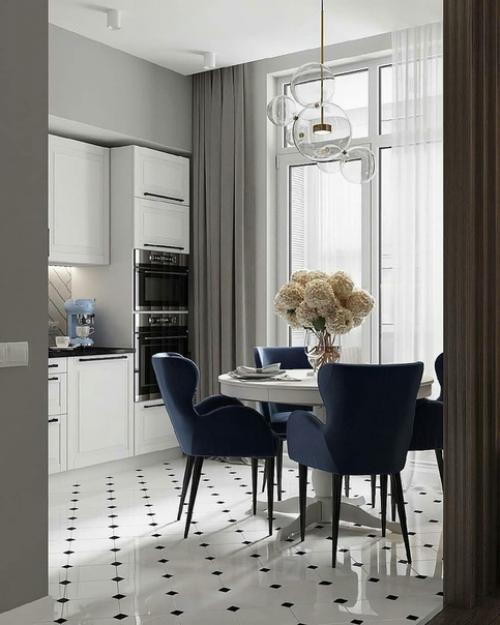 Светлая просторная кухня. 01