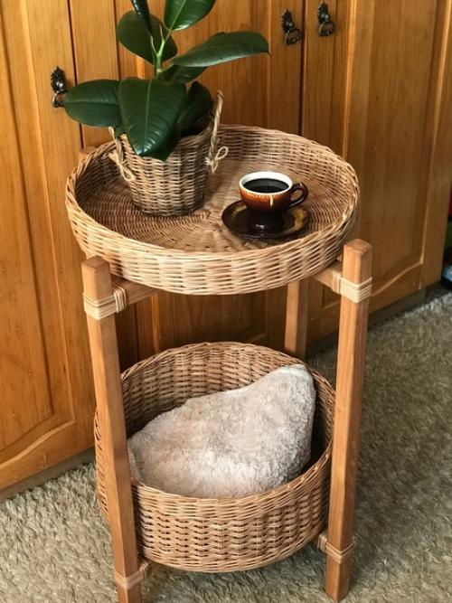 Плетеный столик.  Многофункциональный, удобный предмет интерьера. 02