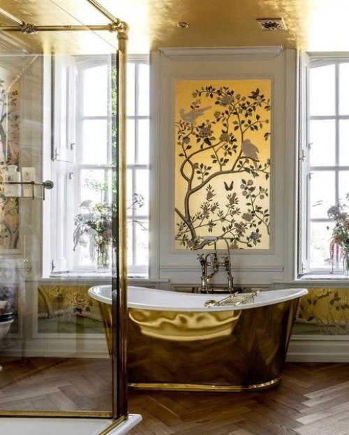 Недосягаемая роскошь.  Эта ванная комната находится в доме 1720 го года постройки в Англии. 05