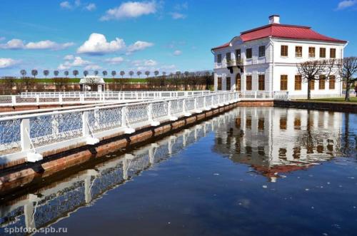Марли - самый скромный из всех петровских дворцов нижнего парка. 01