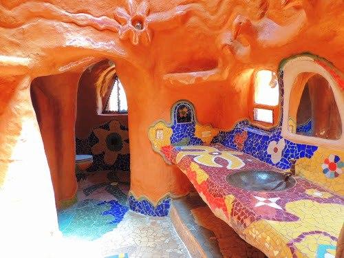 Самый большой в мире дом из глины. 01