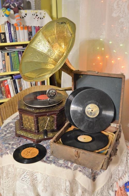 Ну вот, собственно говоря, главный подарок от мужа на день рождения ничего, что прибыл чуть позже, зато - в самое сердце. 01