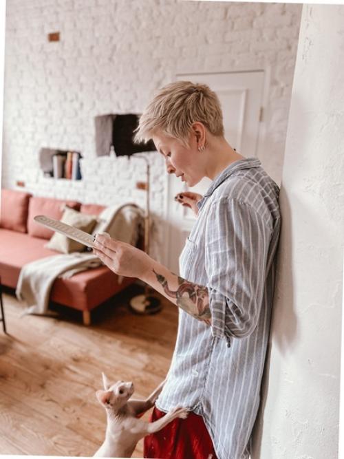 Давайте прогуляемся по квартире моей соседушки! 01