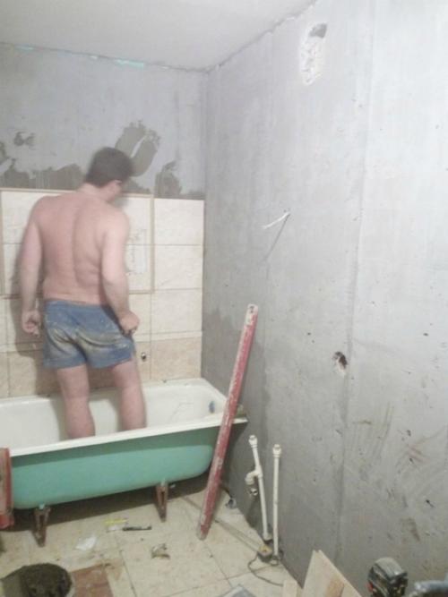 Муж сам ремонт в ванной сделал! 02