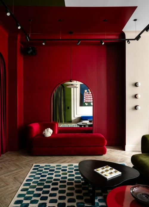 Студия для мероприятий по проекту Анастасия галезник вдохновлена сказочной эстетикой Алисы в Стране Чудес. 01