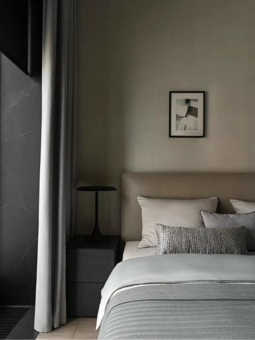 Шикарный интерьер в темных тонах. 04