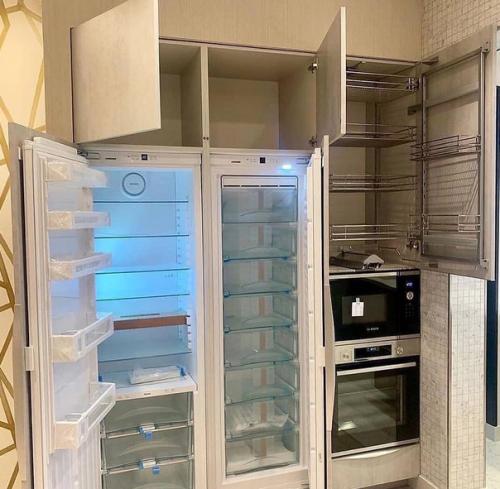 Какая же классная идея кухню на лоджию вынести. 06