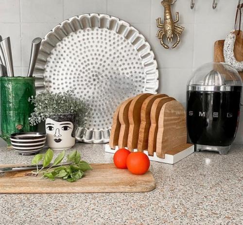 Эта скандинавская квартира красивых деталей и приятных цветов полна. 06