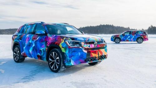 Volkswagen рассекретил дизайн обновленного кроссовера Atlas.

