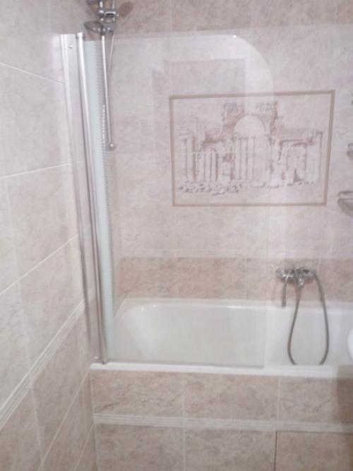 Муж сам ремонт в ванной сделал! 05