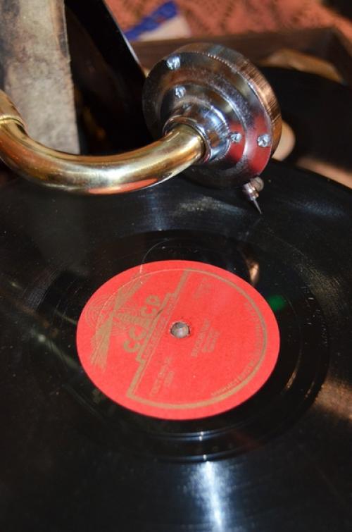 Ну вот, собственно говоря, главный подарок от мужа на день рождения ничего, что прибыл чуть позже, зато - в самое сердце. 03