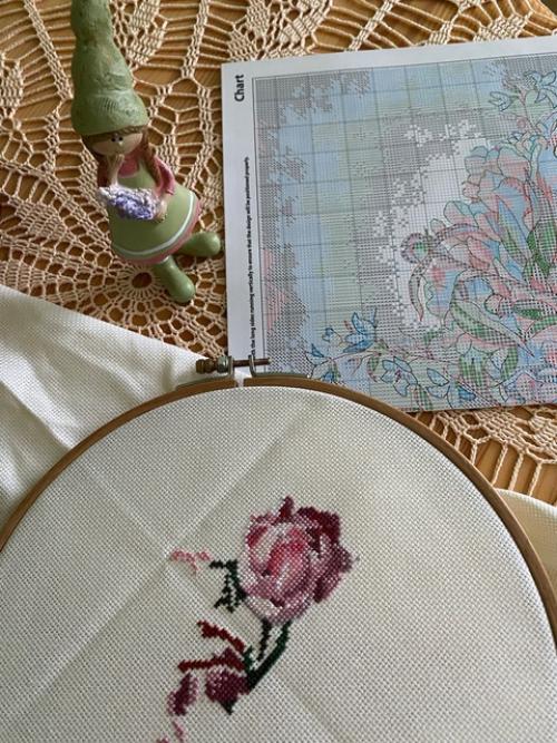 Правильный выбор.  Какой же декор в стиле Прованс без интерьерных картин? 06