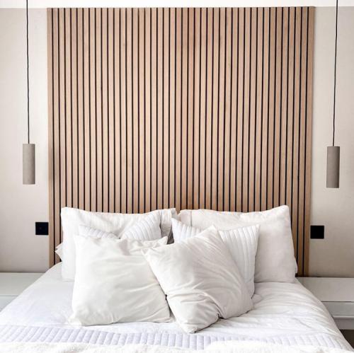 Деревянные рейки все больше и больше становятся популярными в современных интерьерах. 05