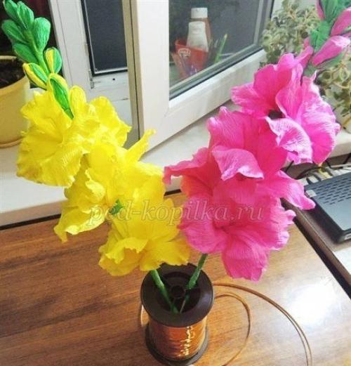 Мастер-класс: гладиолусы из гофрированной бумаги. 07