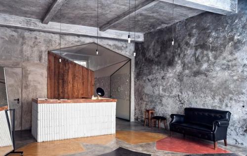 Кожа в интерьере: с чем сочетать? 06