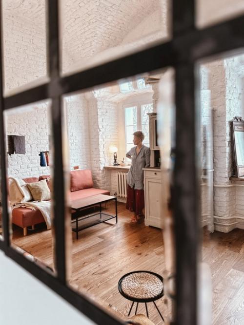 Давайте прогуляемся по квартире моей соседушки! 03