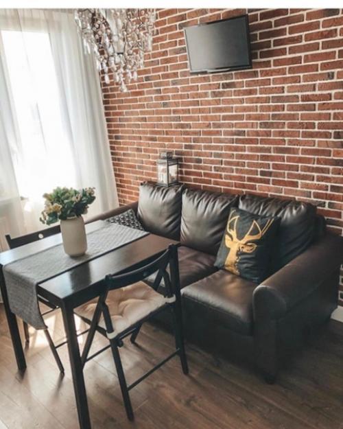 Прикольный дизайн, но слишком много всего. 03