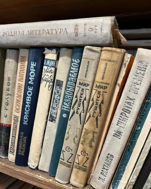 Арткоммуналка -. Некогда настоящая коммунальная квартира, часть которой выкупили и. 02 Арткоммуналка -. Некогда настоящая коммунальная квартира, часть которой выкупили и. 02