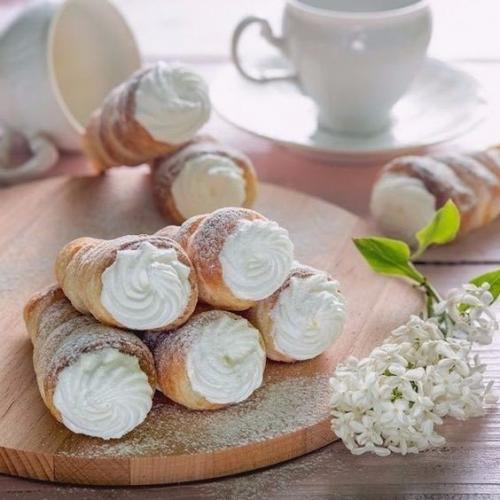 Cлоеные трубочки с белковым кремом? 02