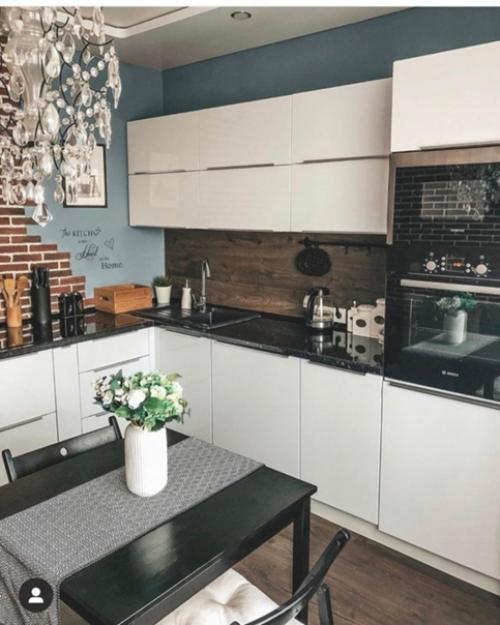 Прикольный дизайн, но слишком много всего. 01