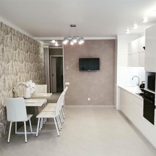 Не кухня, а мечта хозяйки) столько места, хоть танцуй. 06